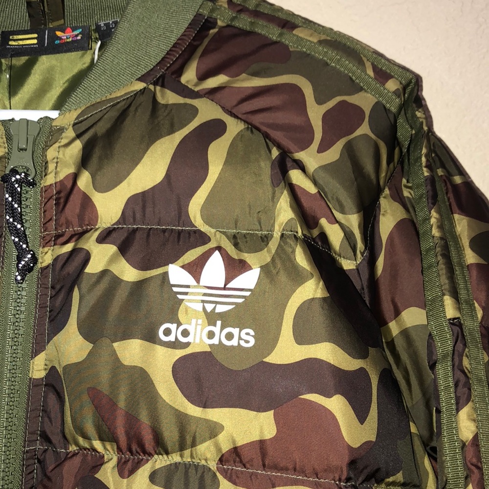 ❌SOLD❌ NWT Adidas x Pharrell camo jacket size M - Picture 2 of 8